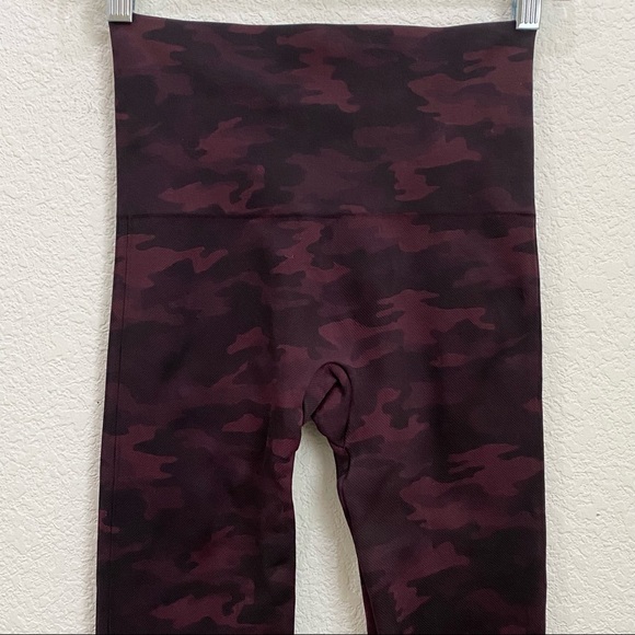 SPANX Look At Me Now Wine Camo Shaping Seamless Leggings Size S - Picture 5 of 9
